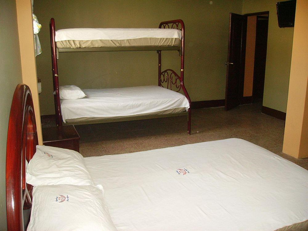 Hotel Eloy Alfaro Guayaquil Buitenkant foto